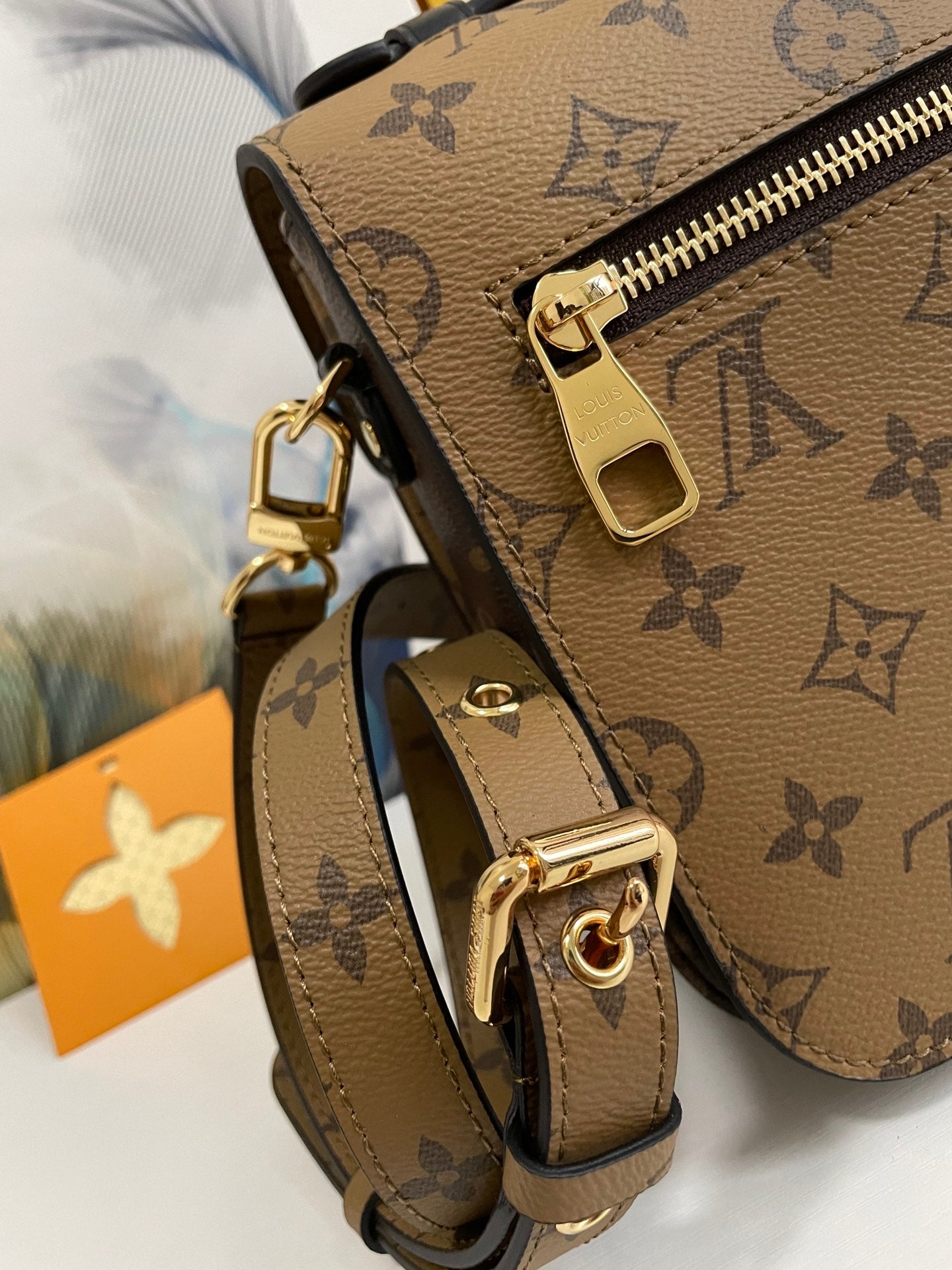 LV POCHETTE MÉTIS