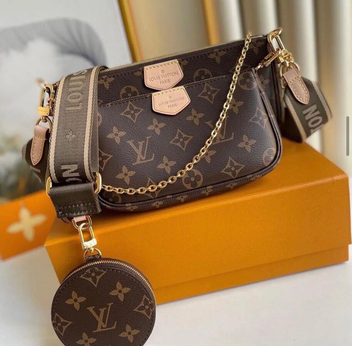 LV MULTI POCHETTE ACCESSOIRES