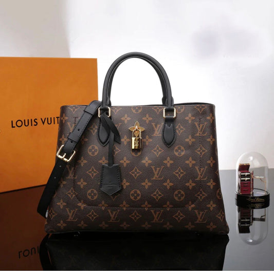 LV Tote Monogram Canvas