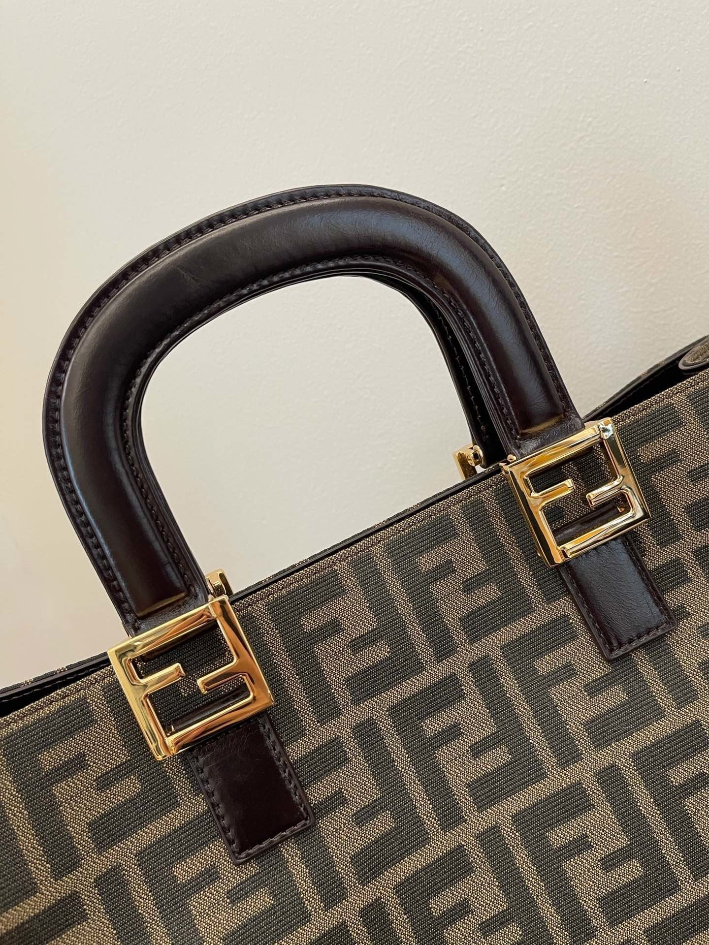 FENDI TOTE SUNSHINE MEDIUM